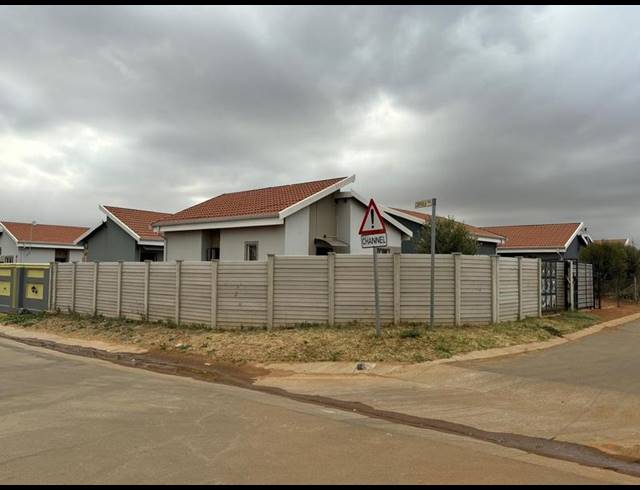 2 BEDROOM HOUSE FOR SALE IN SAVANNA CITY